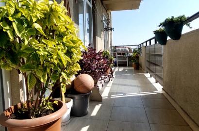 продается квартира с новым ремонтом 4-комнаты